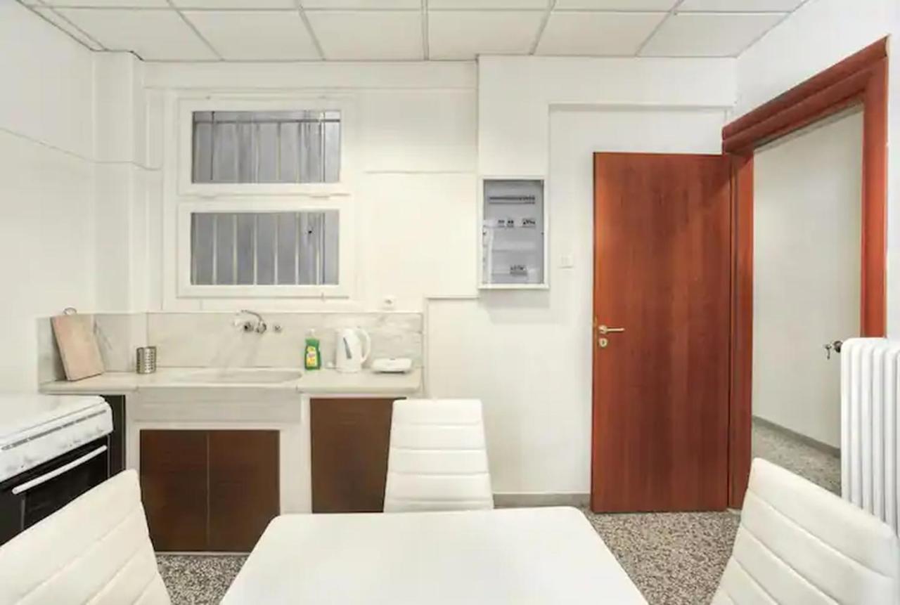 Apartamento 4Bdr Amazing Spacious Full Apt In Plaka Atenas Exterior foto